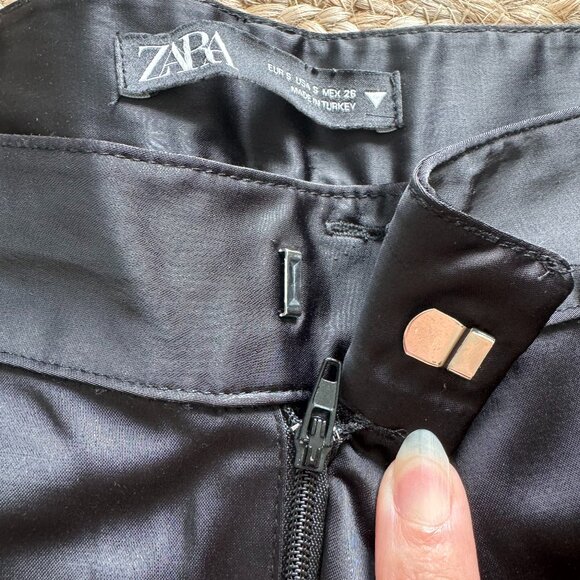 ✨ ZARA Satin High-Waisted Wide-Leg Pants – Black (Ref. 3067/917/800) - Picture 12 of 15